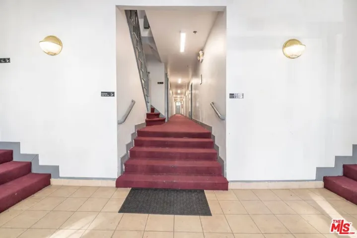 537 S Kenmore Avenue 400, Los Angeles, California 90020 — photo 5