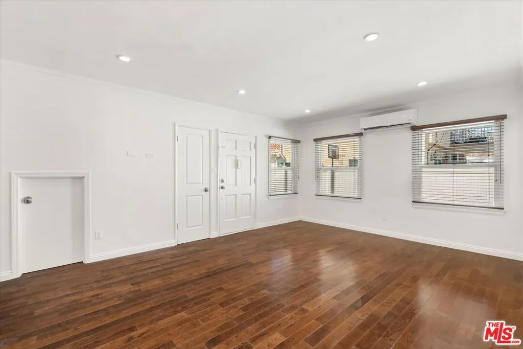 1472 S Crest Drive, Los Angeles, California 90035 — photo 4