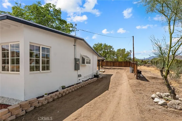 7888 Fox Trail, Yucca Valley, California 92284 — photo 4