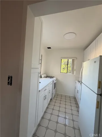 14154 Roscoe, Los Angeles, California 91402 — photo 5
