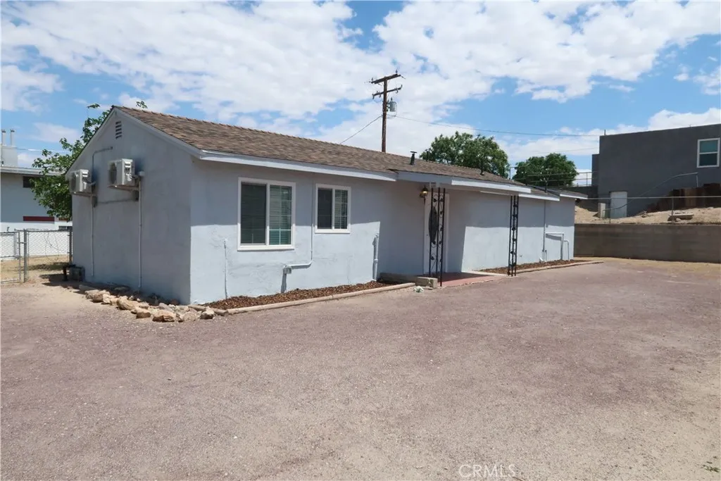 435 S 1st