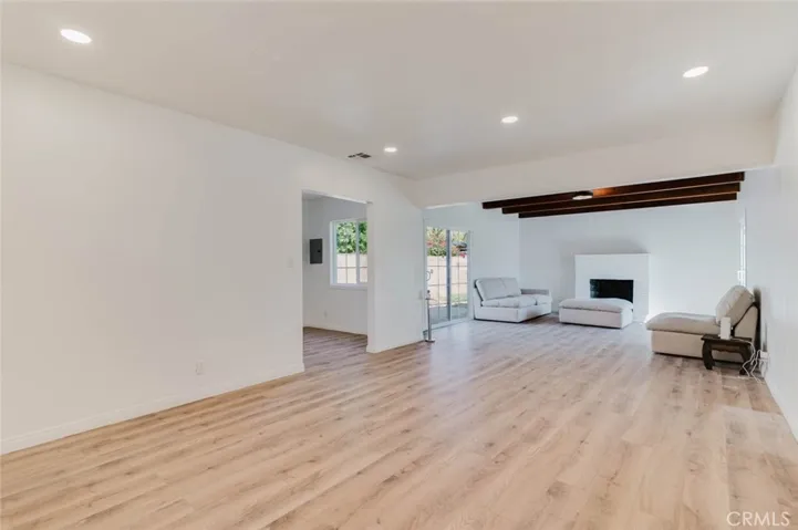 19427 Hart Street, Reseda, California 91335 — photo 4