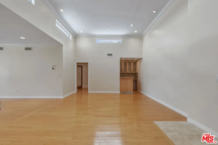 4443 Ventura Canyon Avenue 304, Sherman Oaks, California 91423 — photo 5