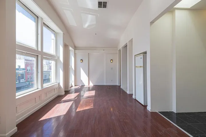 450 Broadway, San Francisco, California 94133 — photo 4