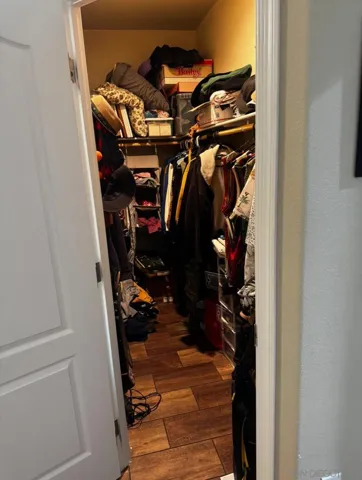 Walk-in Closet