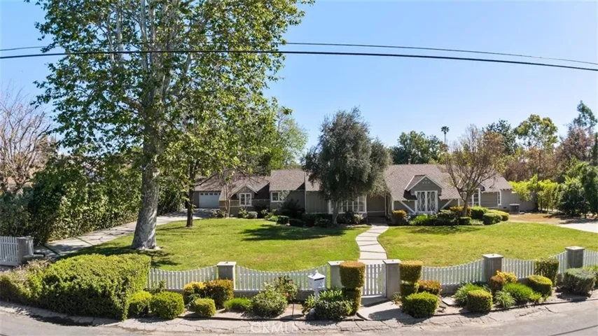 Sprawling Front Yard