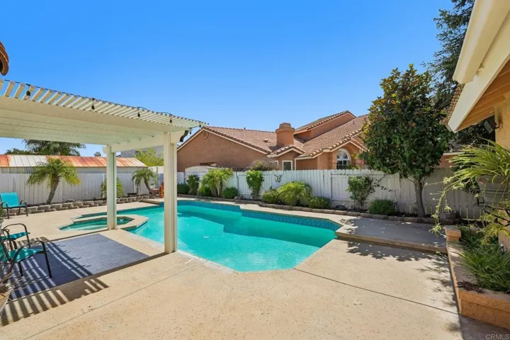 25430 Blackthorne Drive, Murrieta, California 92563 — photo 4