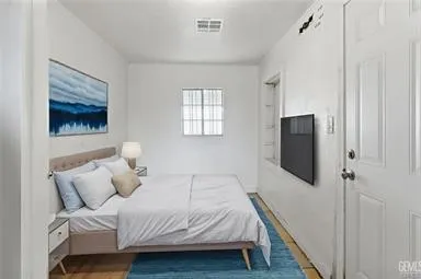 2403 S I, Bakersfield, California 93304 — photo 4