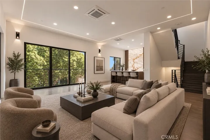 8633 Hollywood, Los Angeles, California 90069 — photo 5
