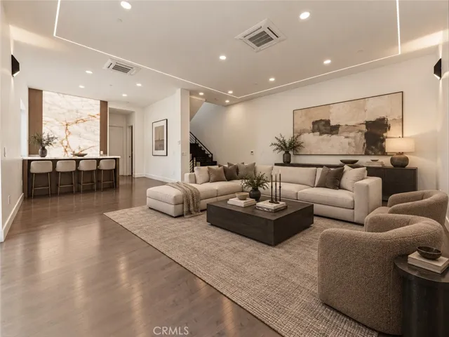 8633 Hollywood, Los Angeles, California 90069 — photo 4