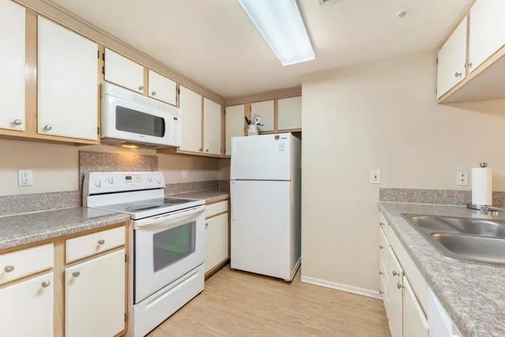 69130 Gerald Ford Drive 41, Cathedral City, California 92234 — photo 4