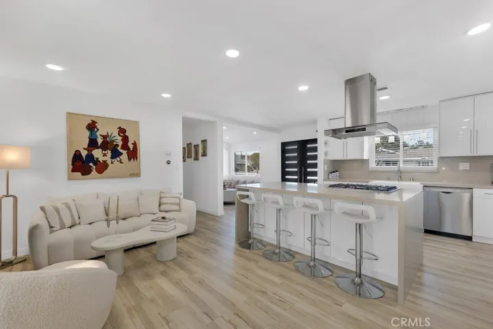 22736 Schoolcraft, West Hills, California 91307 — photo 5