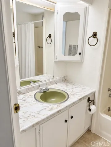 Main bathroom