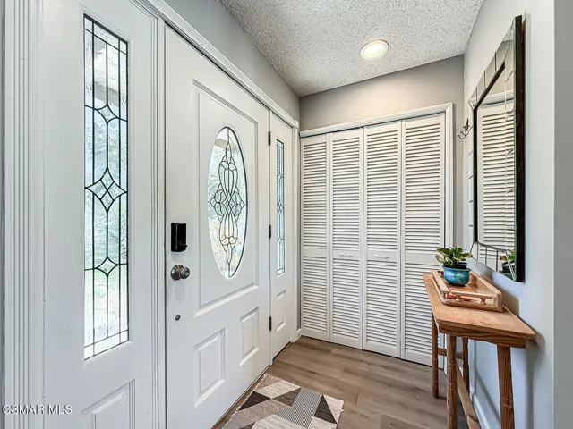 22847 Enadia Way - Entryway