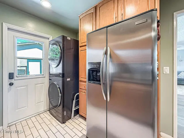 22847 Enadia Way - Kitchen & Laundry