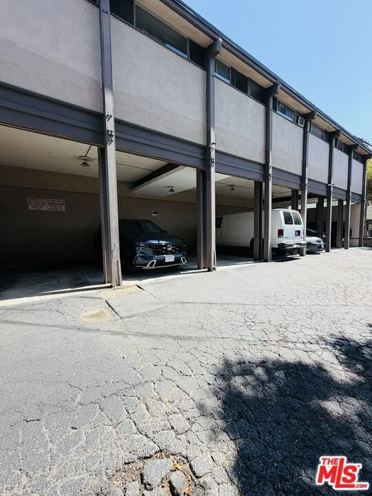 Covered parking Covered parking