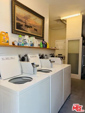 Immaculate onsite laundry