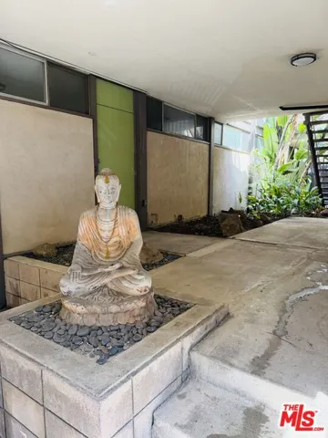 Beautiful Buddha at entrance