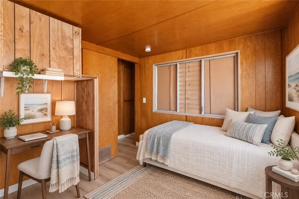 Secondary bedroom with natural