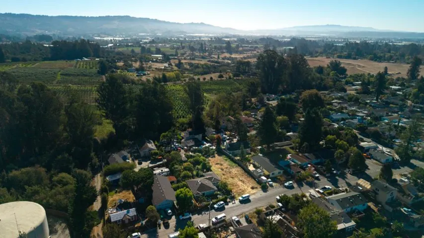 32 Crow Avenue, Watsonville, California 95076 — photo 5