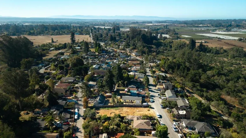 32 Crow Avenue, Watsonville, California 95076 — photo 4