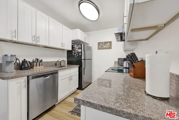 316 S Miraleste Drive 124, San Pedro, California 90732 — photo 5