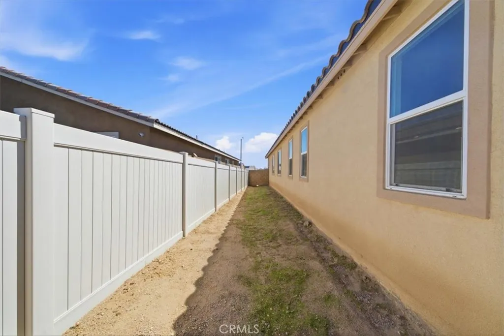 Side Yard Side Yard