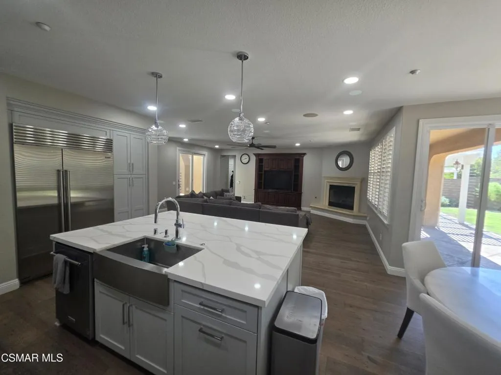 Quartz countertop