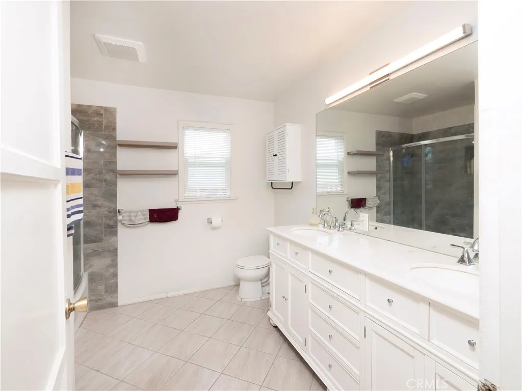 Spacious Bathroom