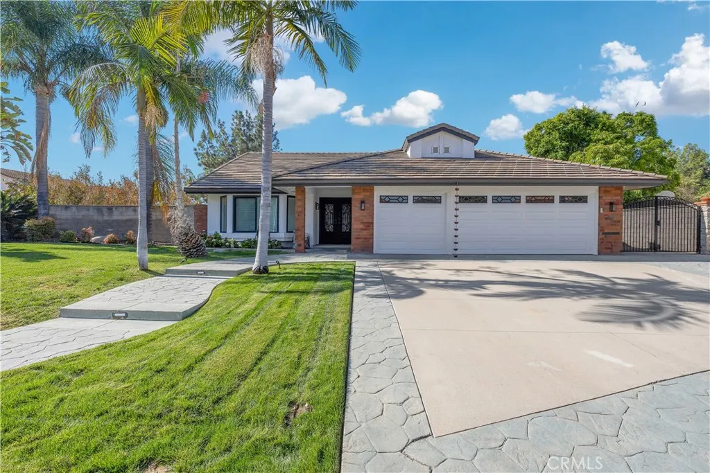 1107 N Short