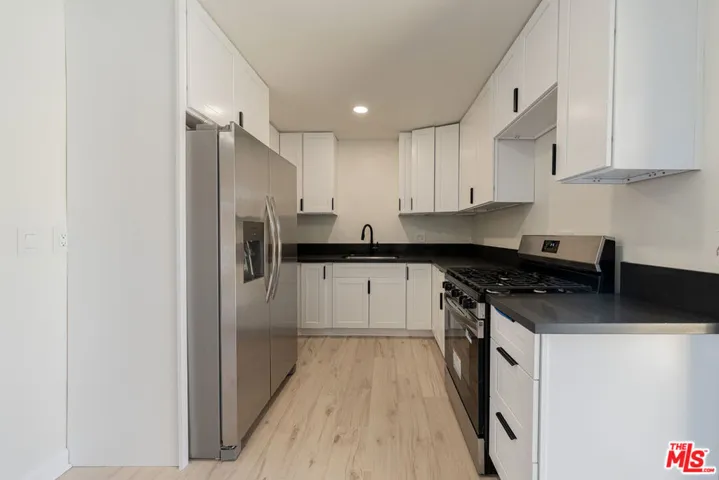 8149 Alcove Avenue, Los Angeles, California 91605 — photo 4