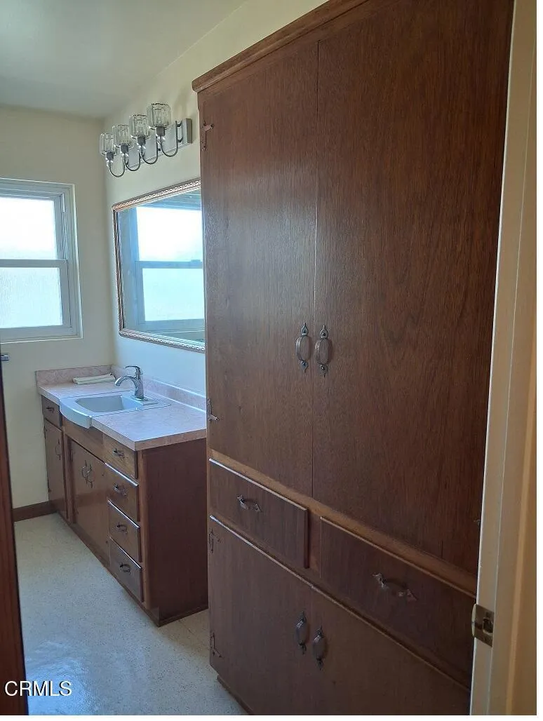 hall bath bed 13