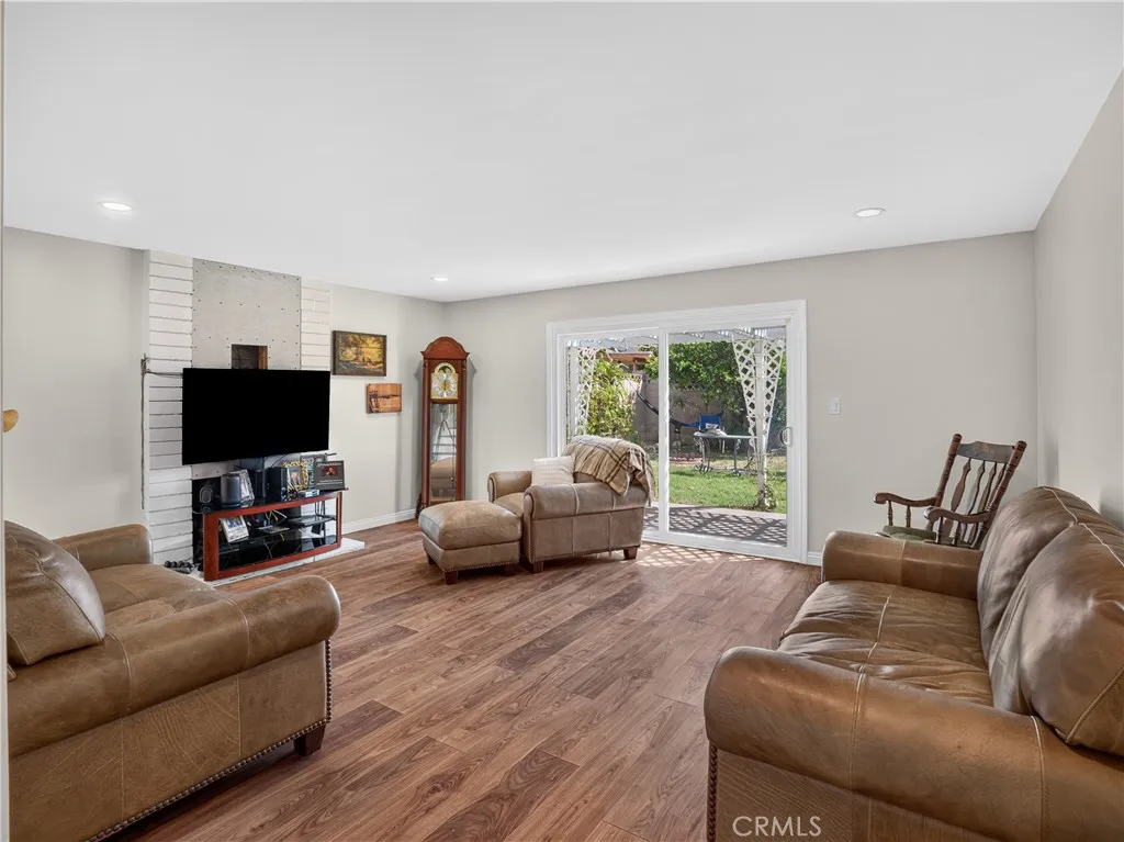 Large living room Large living room