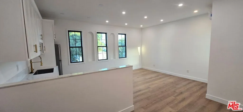 1047 Irolo Street 200, Los Angeles, California 90006 — photo 5