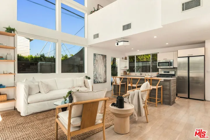 5411 W Wilshire Vista Lane, Los Angeles, California 90019 — photo 4