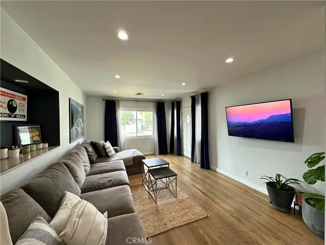 5785 Bertrand Avenue, Encino, California 91316 — photo 4