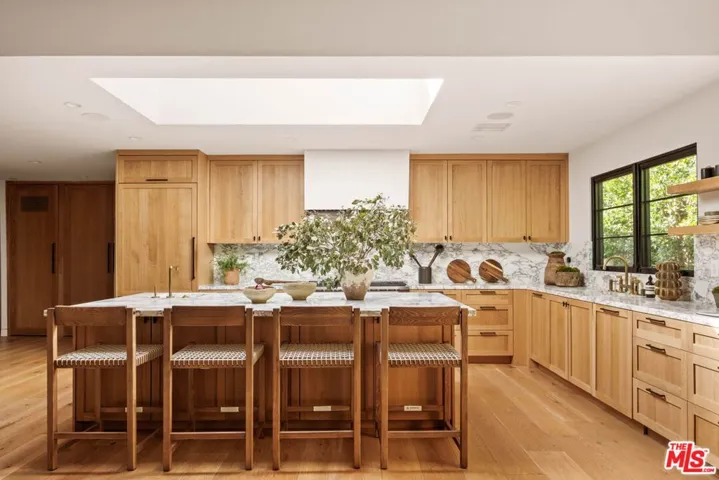735 N Orlando Avenue, Los Angeles, California 90069 — photo 4
