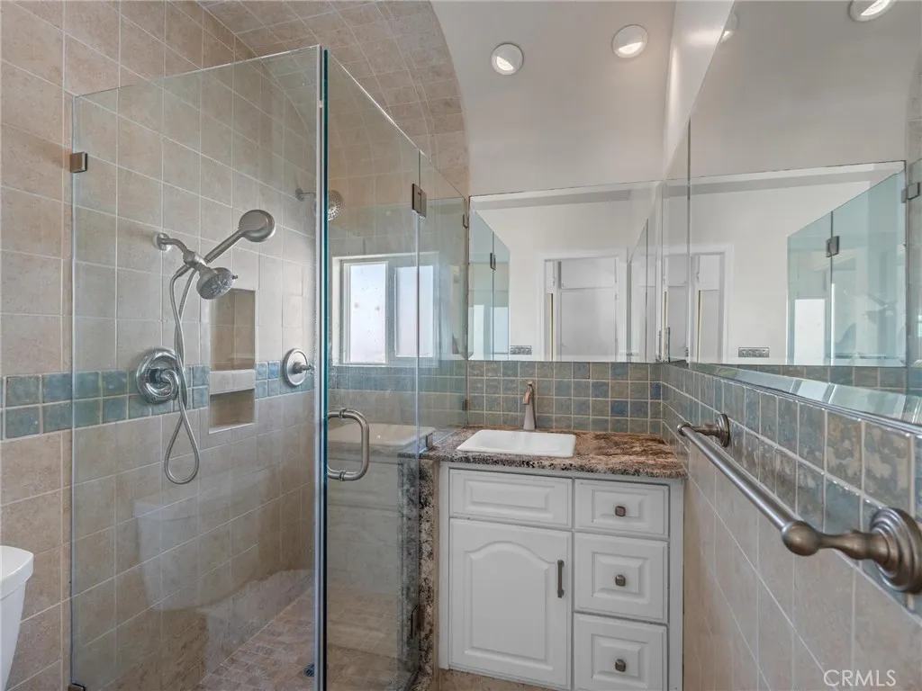 Primary Bathroom Ensuite Primary Bathroom Ensuite