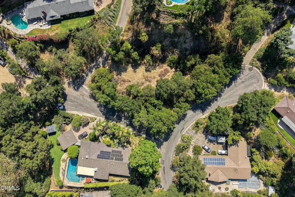 1220 Flintridge Cir