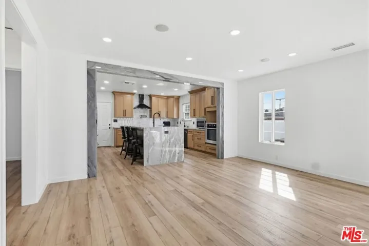 2200 Easy Avenue, Long Beach, California 90810 — photo 4