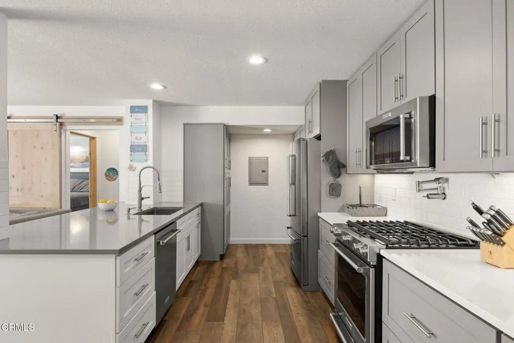 21-web-or-mls-SeaoroStudios-Mart57
