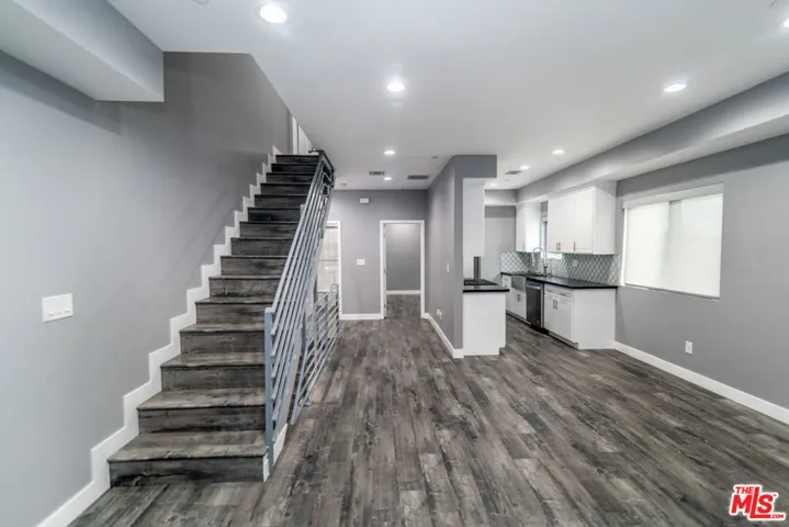 1623 S New Hampshire Avenue, Los Angeles, California 90006 — photo 5
