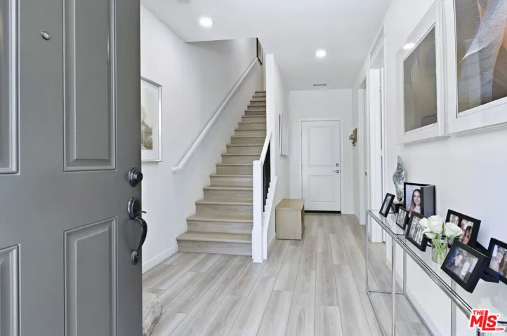 27123 Red Tail Place, Valencia, California 91381 — photo 4