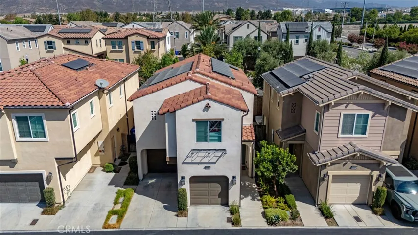 16066 Carrara Lane, Fontana, California 92336 — photo 4