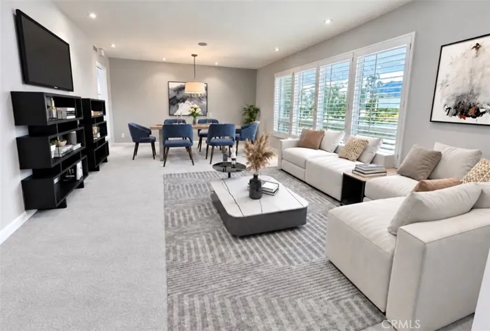 16972 Oak View Drive, Encino, California 91436 — photo 4