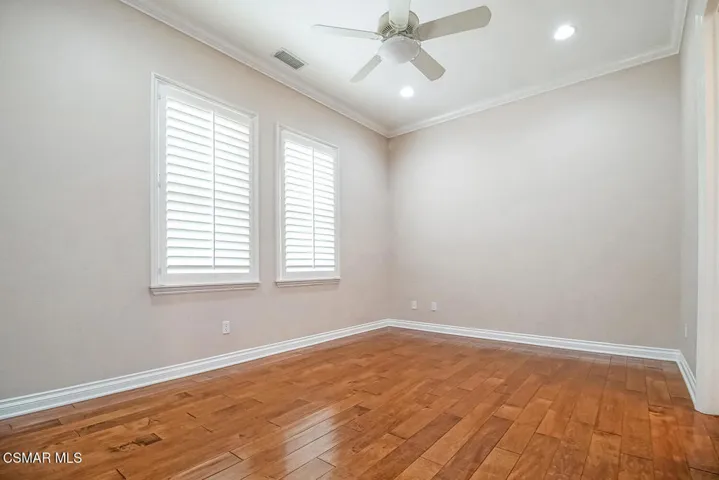 E ROOM 02