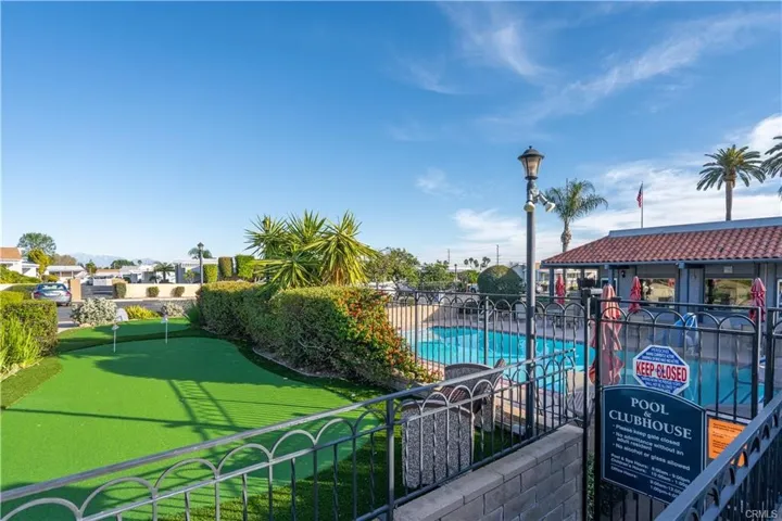 Community Putting Green
