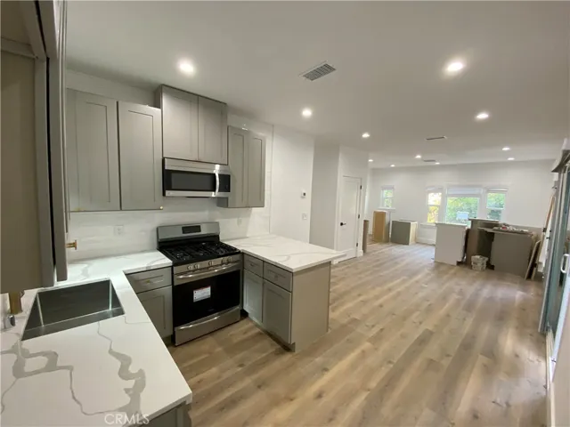 3106 W Berkeley Avenue, Los Angeles, California 90026 — photo 4
