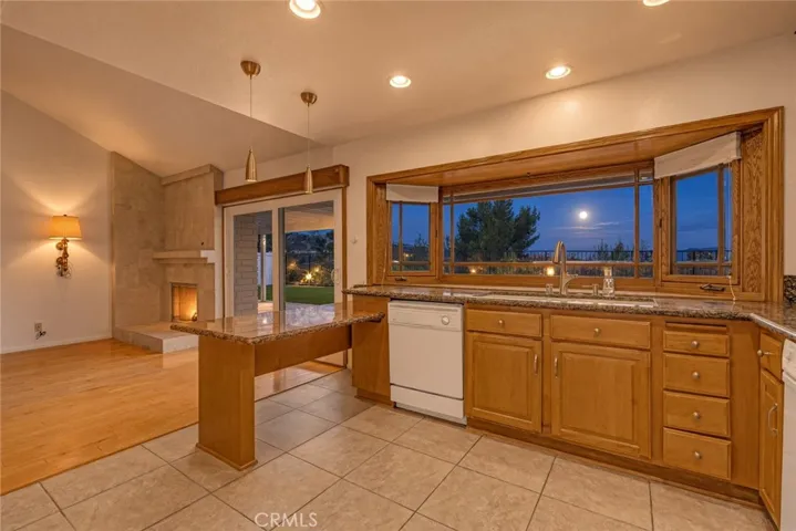 551 S Paseo Lucero, Anaheim, California 92807 — photo 4