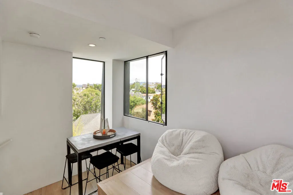 Light-filled bonus room just o Light-filled bonus room just o